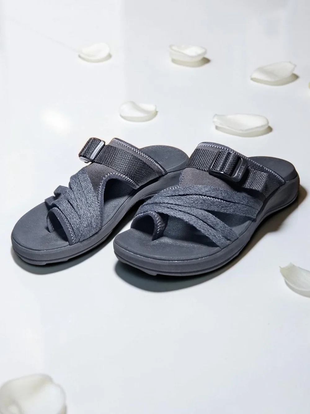 Woman's Sandals Merrell District 4 Post Sandal US Size 8